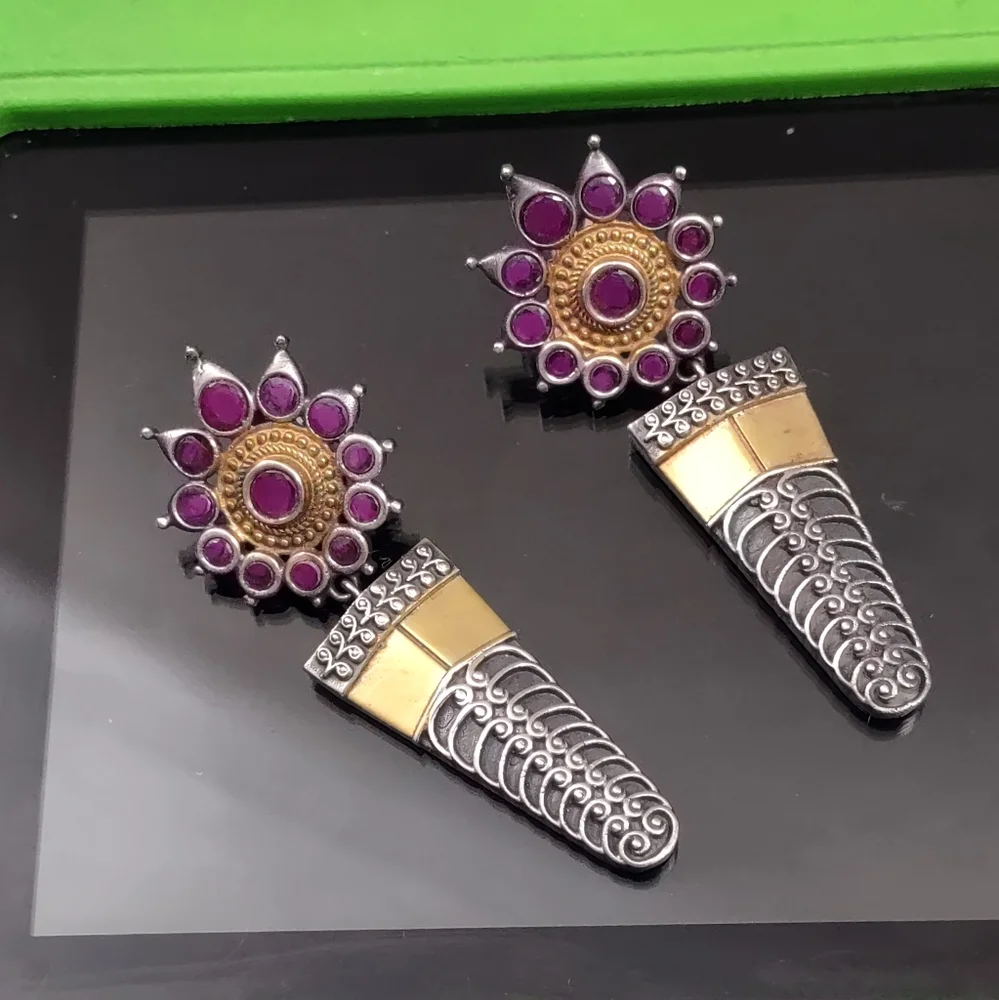Earring - Picture 2 of 3